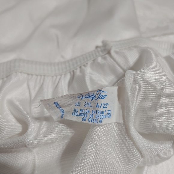 Slips - Picture 5 of 9